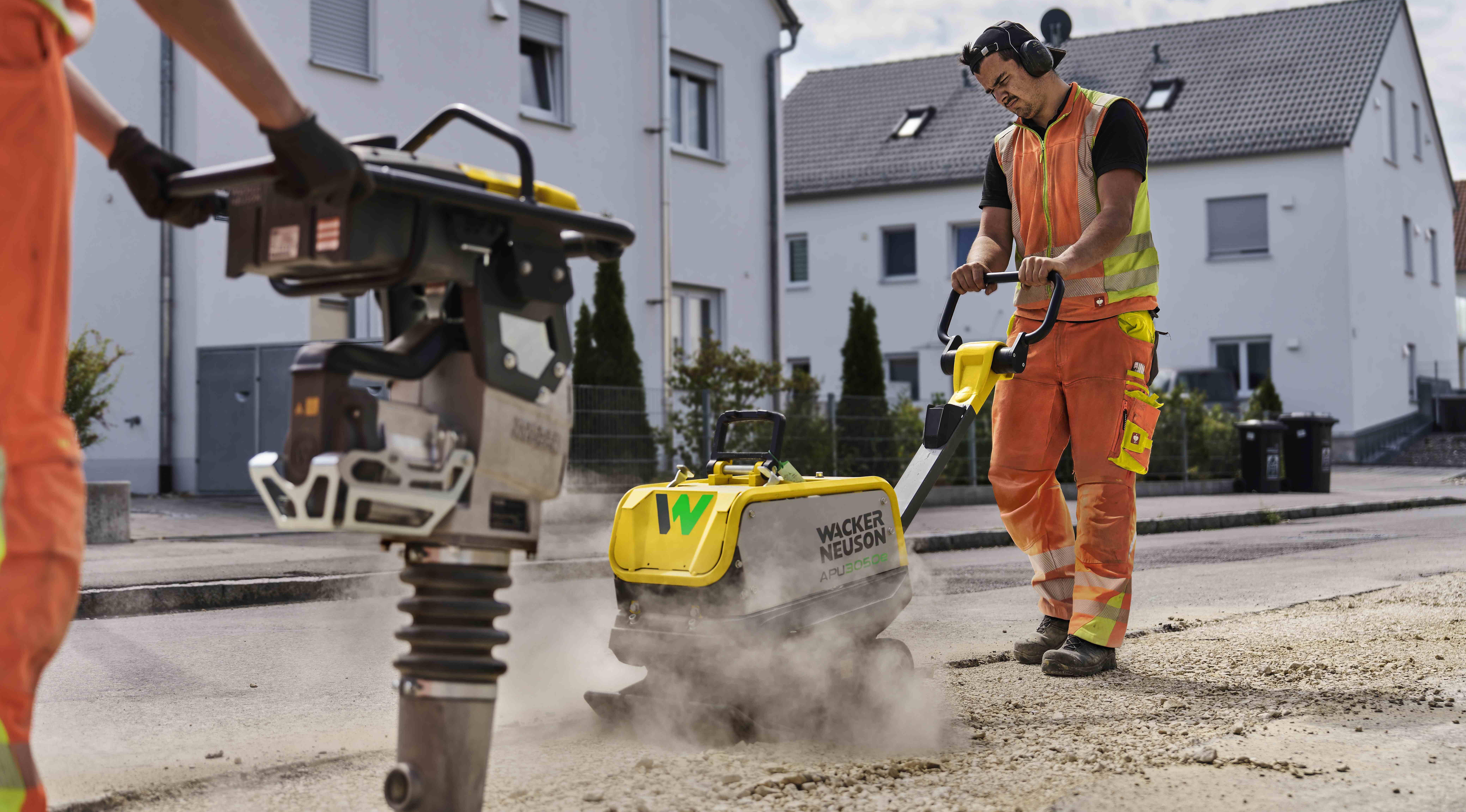 some rammers and vibratory plates from Wacker Neuson in action