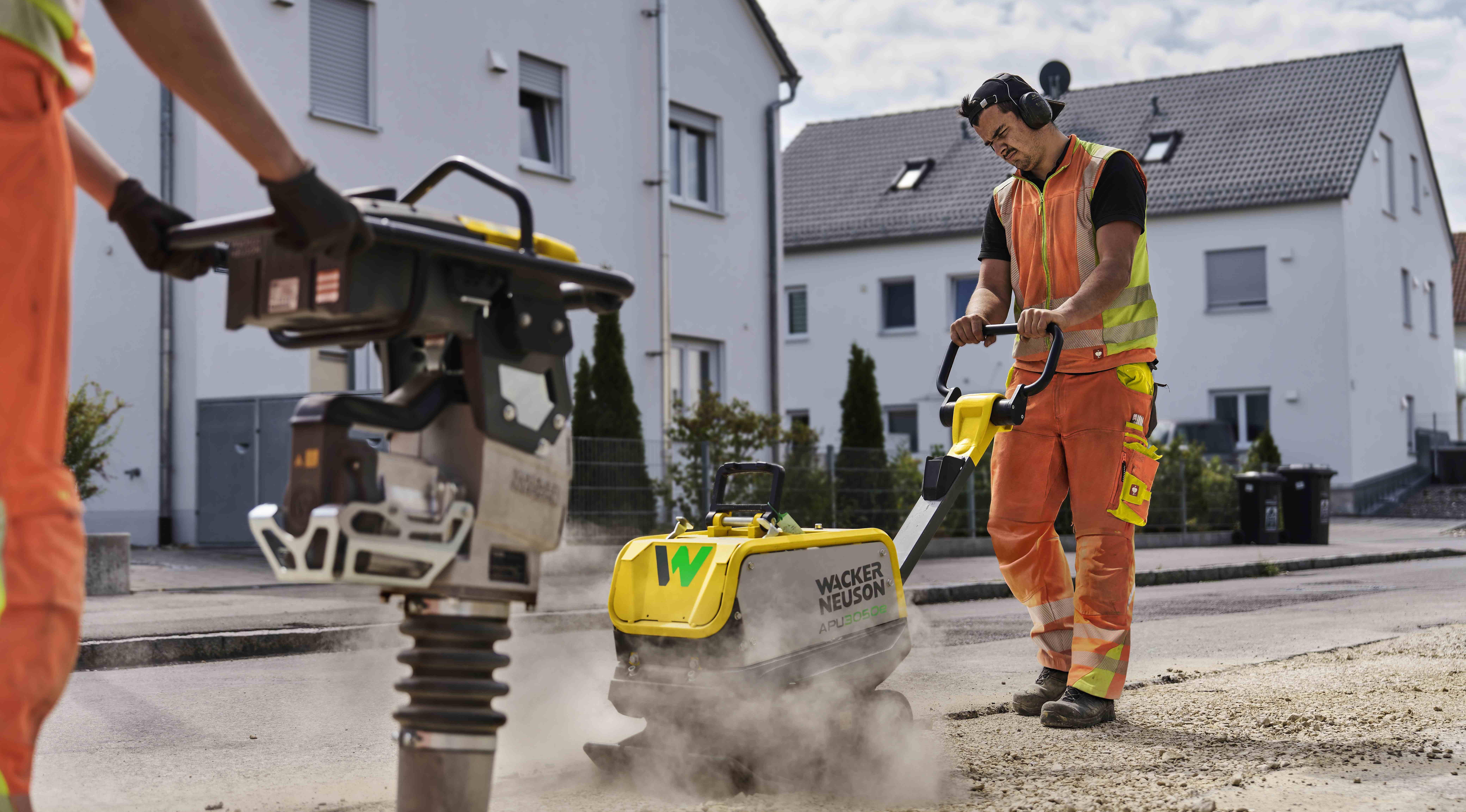 some rammers and vibratory plates from Wacker Neuson in action