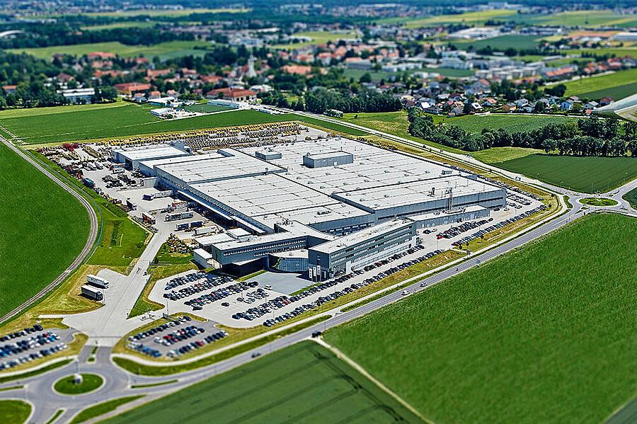 Aerial view of Wacker Neuson production site in Hörsching.