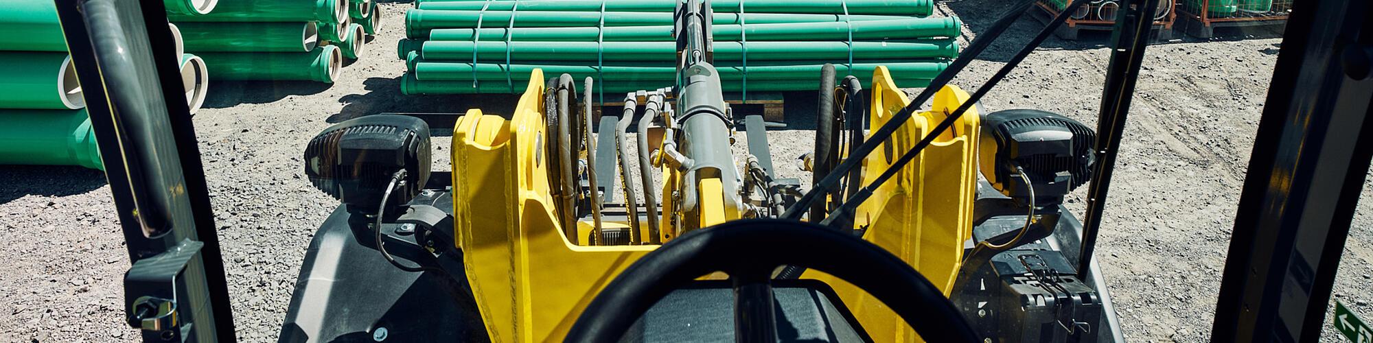 Wacker Neuson yüksek performanslı tekerlekli yükleyicinin operatör kabininden sağlanan, her yönde optimize edilmiş görüş açısı.